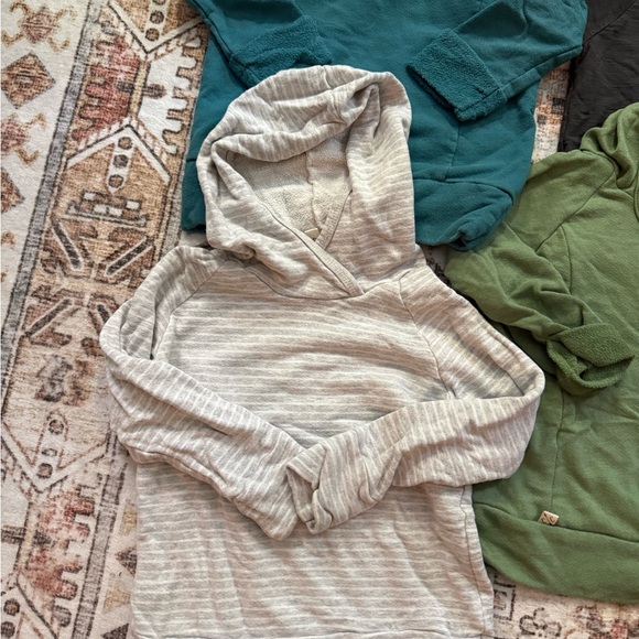 4T Childhoods Hoodie Bundle of 5 Hoodies - Picture 5 of 6
